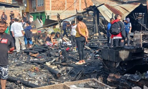 Más de 13 viviendas calcinadas dejó incendio de gran magnitud en el sector del Recuerdo Sur de Popayán