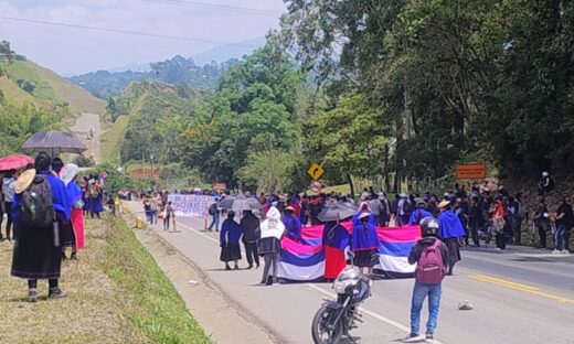 Comunidades Misak exigen presencia del Gobierno Nacional para lograr el desbloqueo de la vía Panamericana en Piendamó