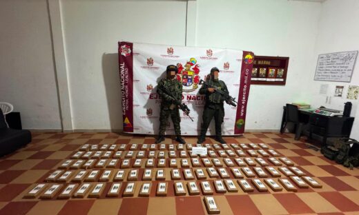 Tropas del Ejército incautaron alrededor de 100 kilos de clorhidrato de cocaína transportados hacia el Cauca