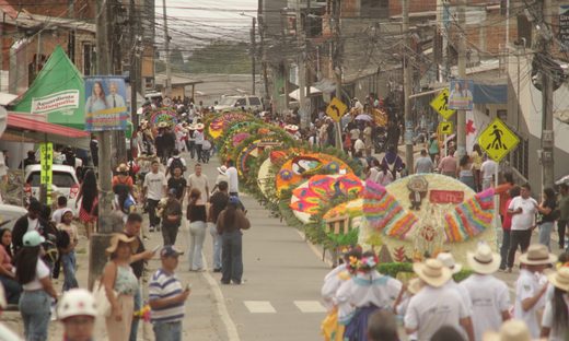 Radio Mil40 presente en el tradicional Desfile de Silleteros en la Feria del Café y las Flores del municipio de Piendamó