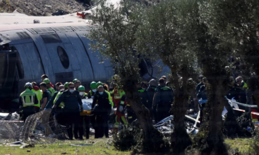 Tragedia ferroviaria en España: choque entre dos trenes deja decenas de víctimas